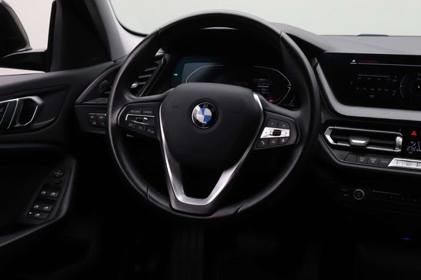 BMW 118i 100 kW image number 22