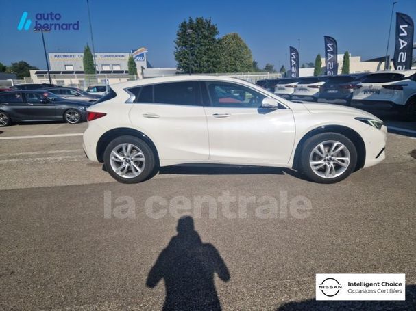 Infiniti Q30 1.6t DCT Premium 115 kW image number 16