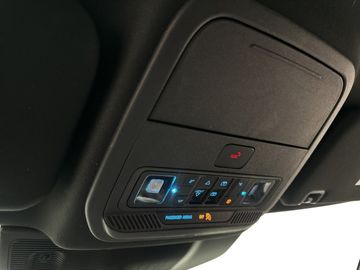 Car image 34