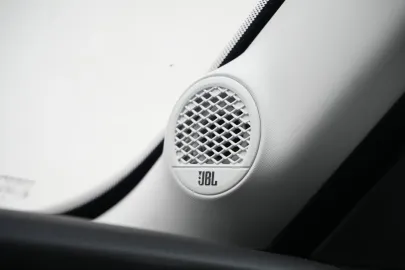 Car image 33