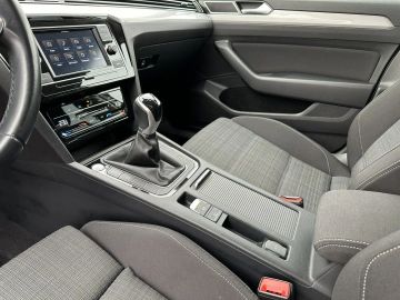 Car image 33