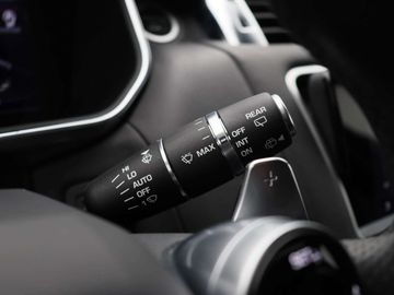 Car image 37