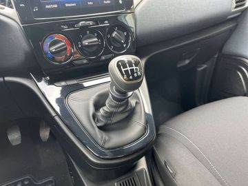 Car image 13