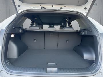 Car image 17