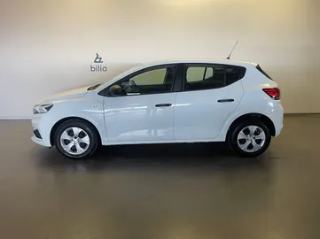 Car image 4