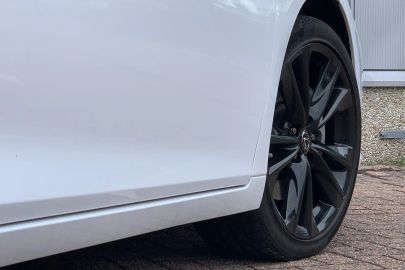 Car image 35