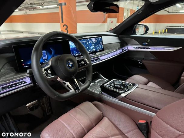 BMW i7 M70 xDrive 485 kW image number 12