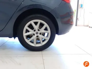 Car image 25