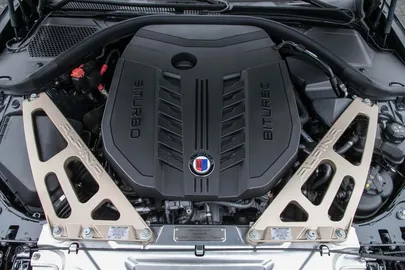 Car image 19