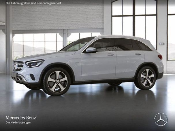 Mercedes-Benz GLC 300 e 235 kW image number 2