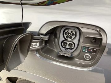 Car image 32