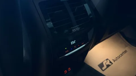 Car image 35