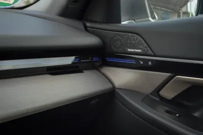 Car image 38