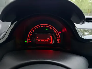 Car image 26