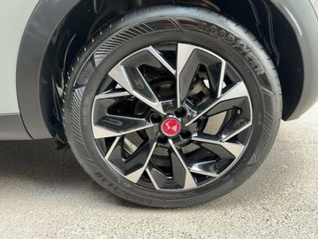 Car image 22