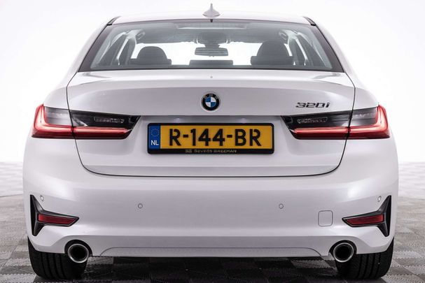 BMW 320i 135 kW image number 21