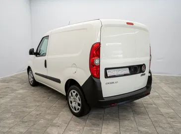 Car image 24