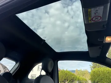Car image 34