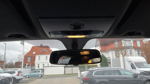 Car image 37