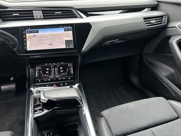 Audi e-tron 55 quattro S-line 300 kW image number 14