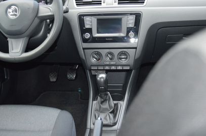 Car image 8