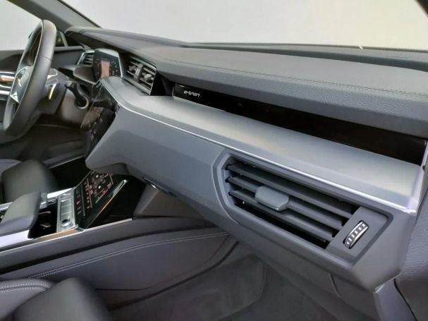 Audi e-tron 55 quattro S-line 300 kW image number 32