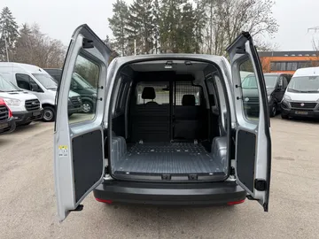 Car image 29