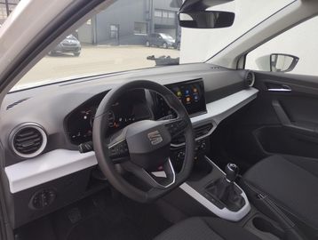 Car image 10