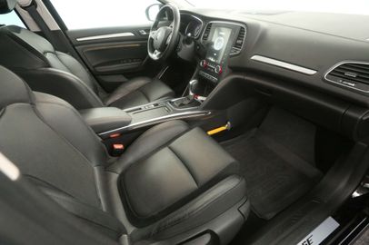 Car image 30