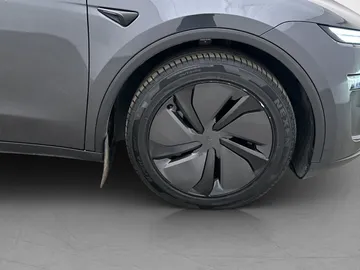Car image 35