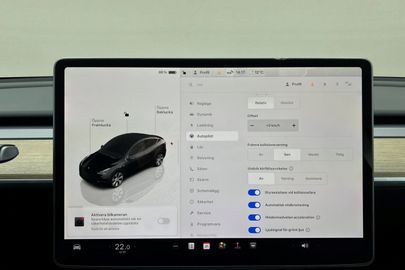 Car image 24