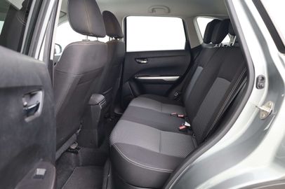 Car image 15