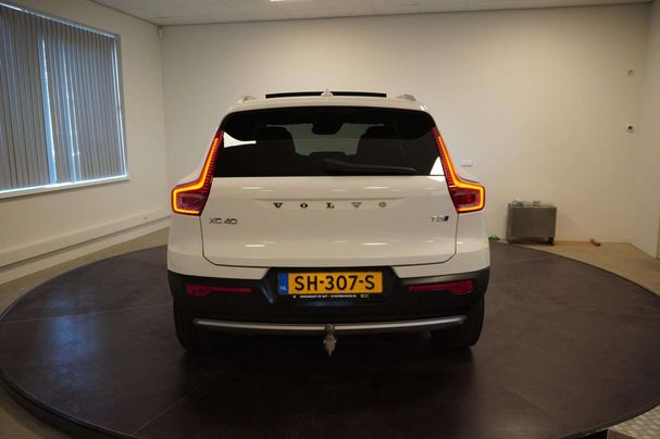 Volvo XC40 T5 AWD 182 kW image number 2