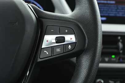 Car image 36