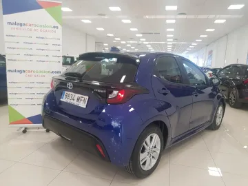 Car image 3