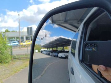 Car image 29