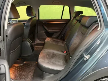 Car image 29