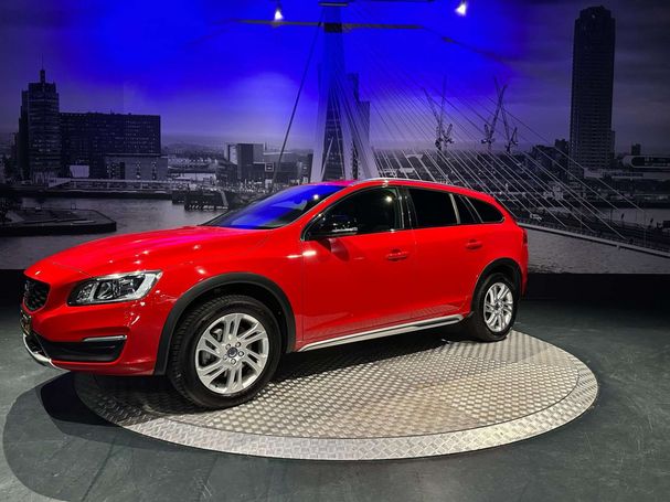 Volvo V60 Cross Country T5 AWD 180 kW image number 7