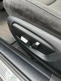 Car image 38