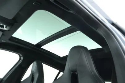 Car image 40