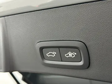 Car image 39