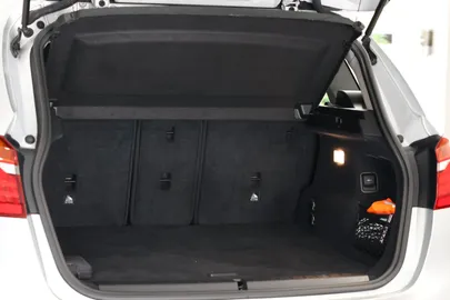 Car image 35