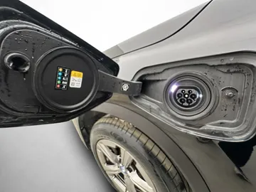 Car image 33