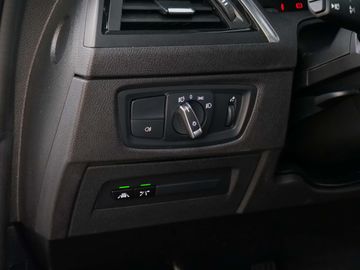 Car image 36