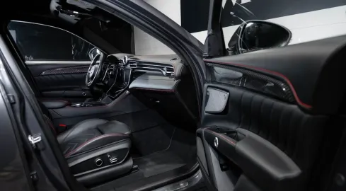 Car image 38