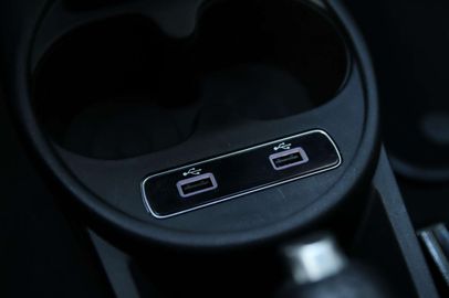 Car image 33