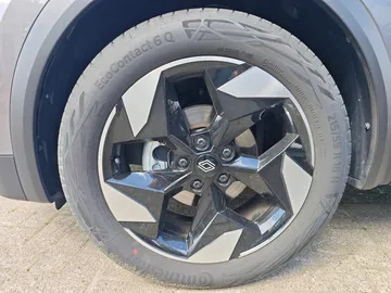 Car image 26