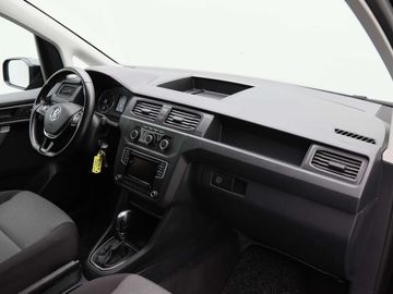 Car image 32