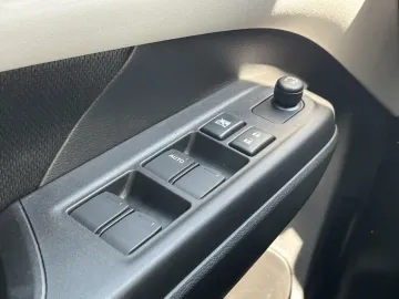Car image 36
