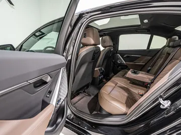 Car image 36